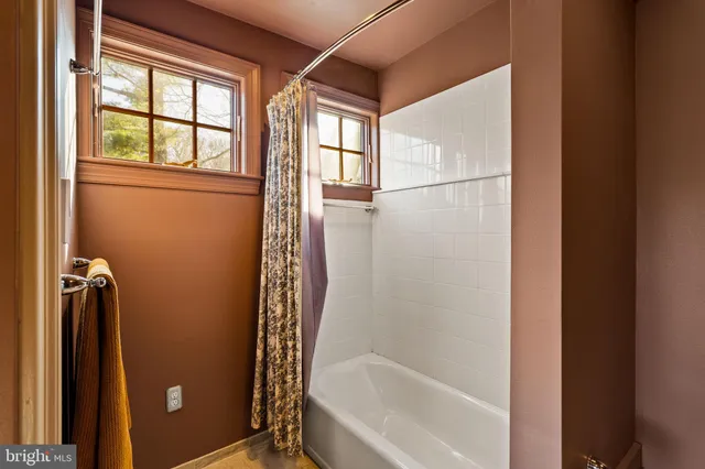 $3,500 | 328 Greenwood Avenue, Wyncote, PA 19095