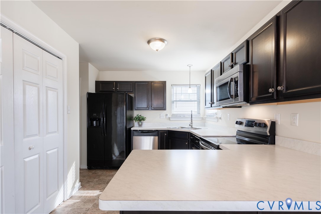 5077 Warwick Road Richmond, VA 23224 - Photo 10 of 35