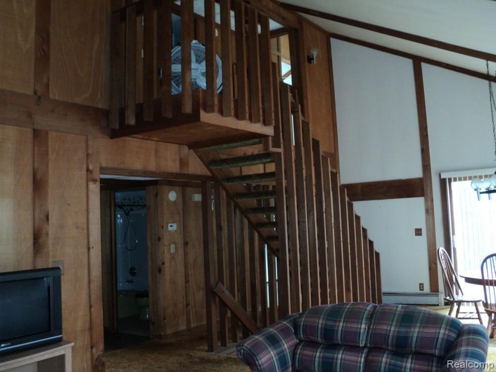 12425 Rattalee Lake Road Davisburg, MI 48350 - Photo 3 of 22 3.jpg