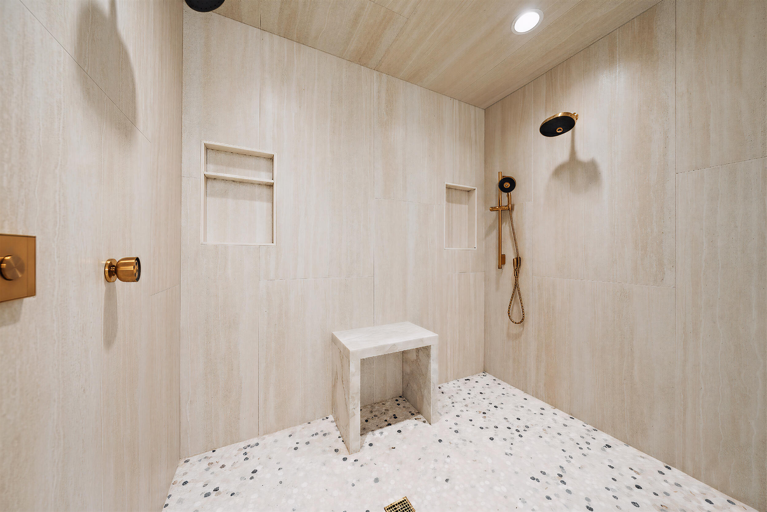 2720 Donald Ross Road, Unit 505 Palm Beach Gardens, FL 33410 - Photo 20 of 43 a bathroom with a sink a toilet and shower