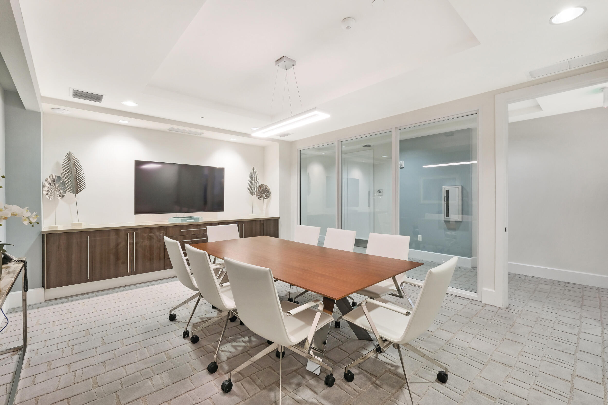 2720 Donald Ross Road, Unit 505 Palm Beach Gardens, FL 33410 - Photo 37 of 43 a view of a dining room with furniture window and wooden floor