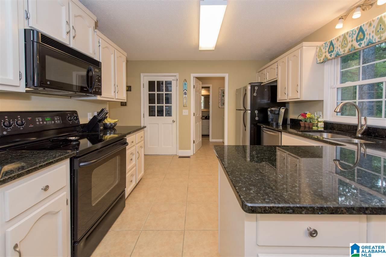 757 Dividing Ridge Drive, Unit 8 Birmingham, AL 35244 - Photo 15 of 44