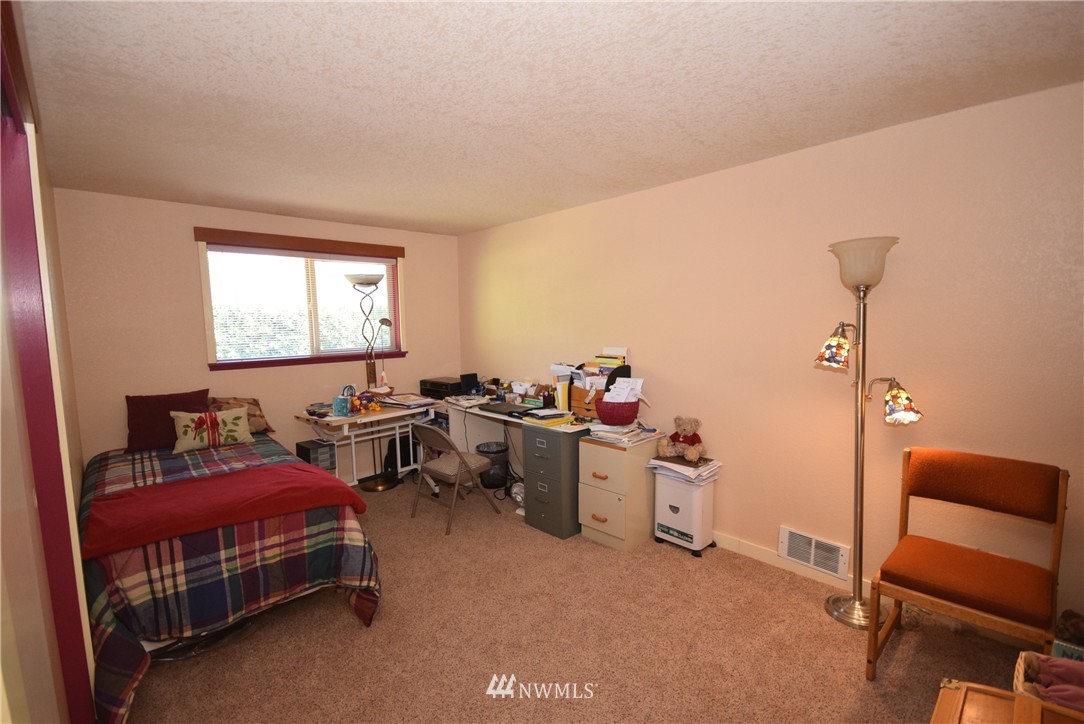 302 North Ridge View Drive Port Angeles, WA 98362 - Photo 12 of 25 Gallery Image 12