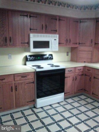 1605 Vista Road Lancaster, PA 17601 - Photo 8 of 35