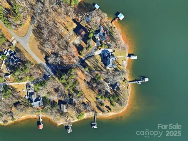 $900,000 | 168 Willow Point Road, Troutman, NC 28166