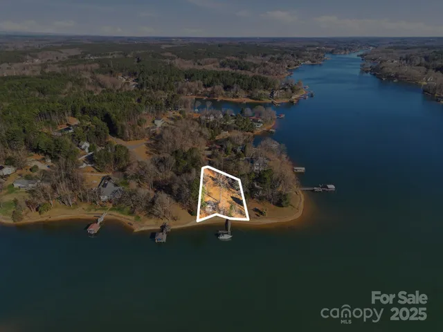 $900,000 | 168 Willow Point Road, Troutman, NC 28166