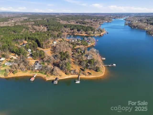 $900,000 | 168 Willow Point Road, Troutman, NC 28166