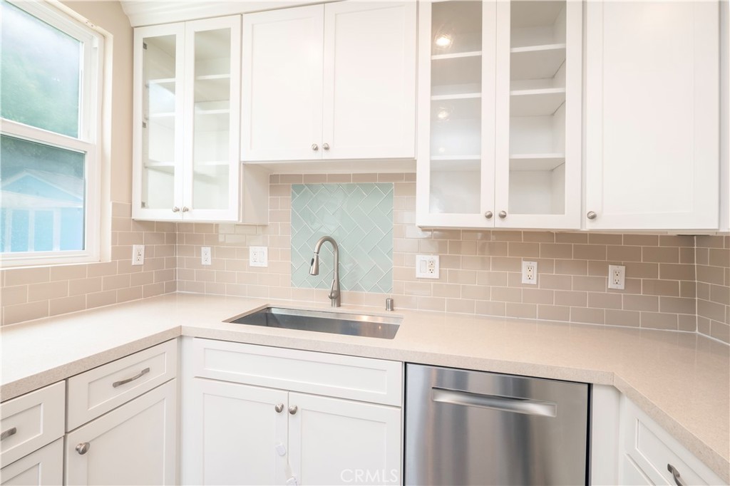 1802 Rindge Lane Redondo Beach, CA 90278 - Photo 18 of 62 Gallery Image 18