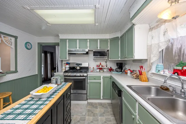 $320,000 | 80226 40th Street, Decatur, MI 49045