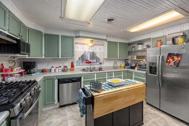 $320,000 | 80226 40th Street, Decatur, MI 49045