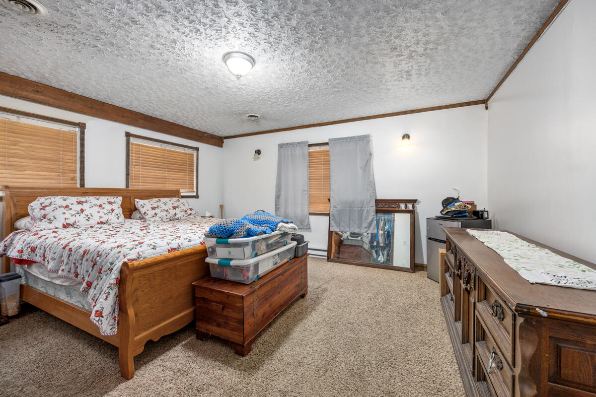 80226 40th Street Decatur, MI 49045 - Photo 15 of 32 Primary Bedroom