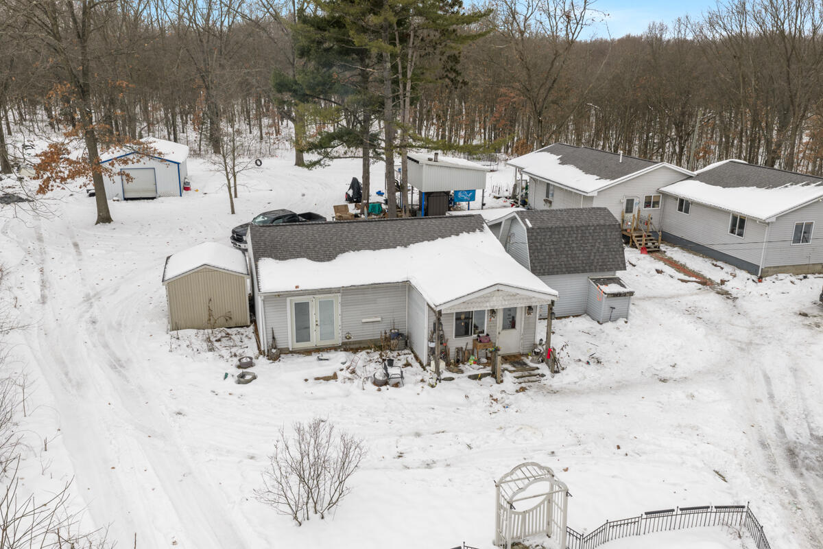 80226 40th Street Decatur, MI 49045 - Photo 2 of 32 Away from it all