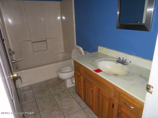 51 Walnut Trail Bushkill, PA 18324 - Photo 17 of 24 IMG_1446
