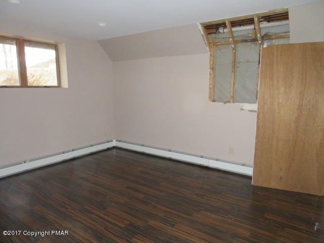 51 Walnut Trail Bushkill, PA 18324 - Photo 6 of 24 IMG_1423
