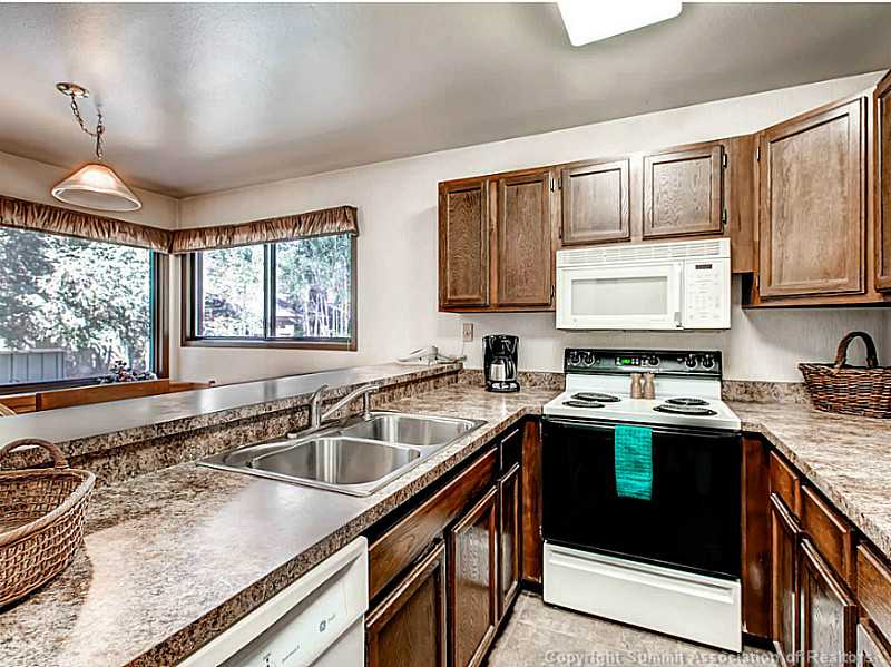 1937 Soda Ridge Road, Unit 1125 Keystone, CO 80435 - Photo 18 of 25 Cafeteria/Kitchen.