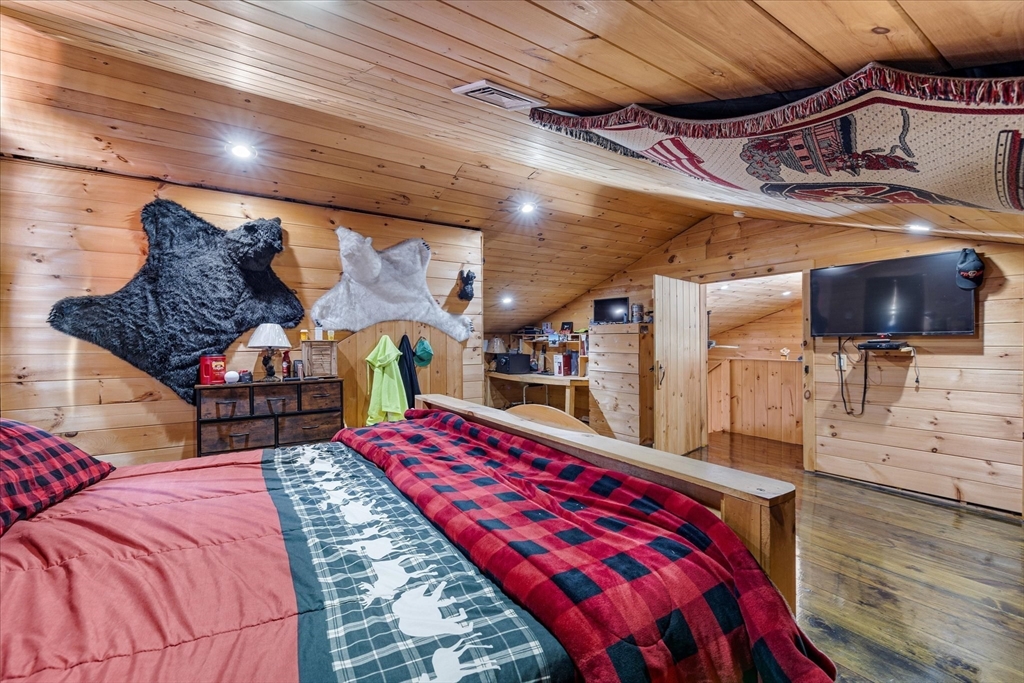 8 Oakwood Road Brimfield, MA 01010 - Photo 19 of 35 a bed room with a bed