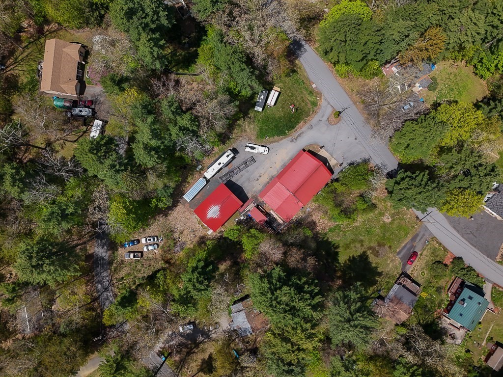 8 Oakwood Road Brimfield, MA 01010 - Photo 31 of 35 an aerial view of a house with a yard and swimming pool