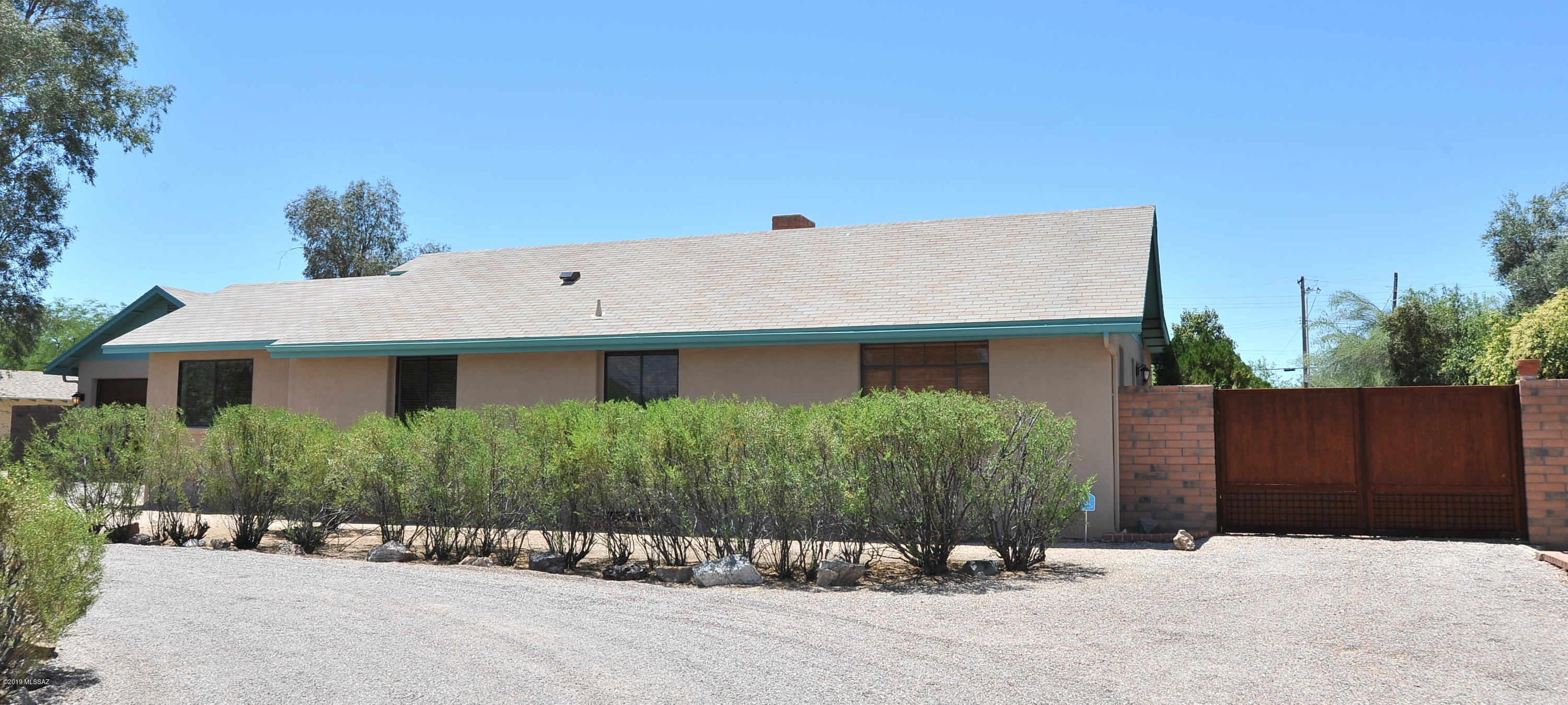 2326 East Lind Road Tucson, AZ 85719 - Photo 2 of 49 Gallery Image 2
