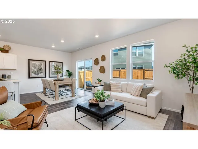 $434,995 | 2853 U Street, Springfield, OR 97477