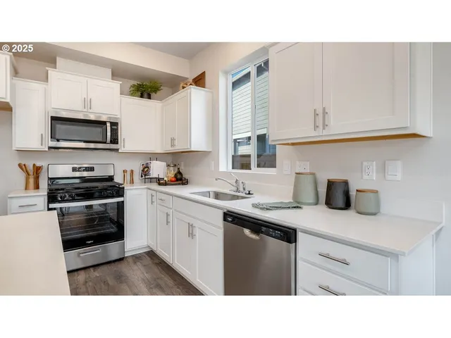 $434,995 | 2853 U Street, Springfield, OR 97477