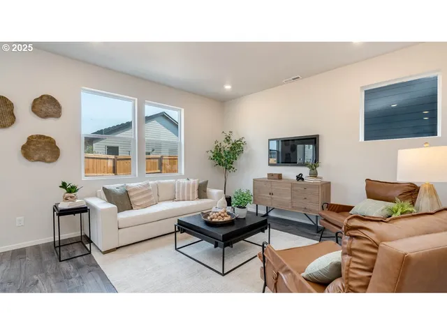 $434,995 | 2853 U Street, Springfield, OR 97477