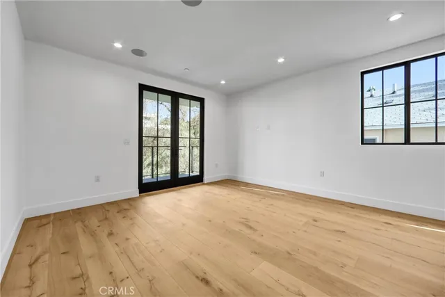 $6,995 | 10352 Riverside Drive, Unit 203A, Toluca Lake, CA 91602