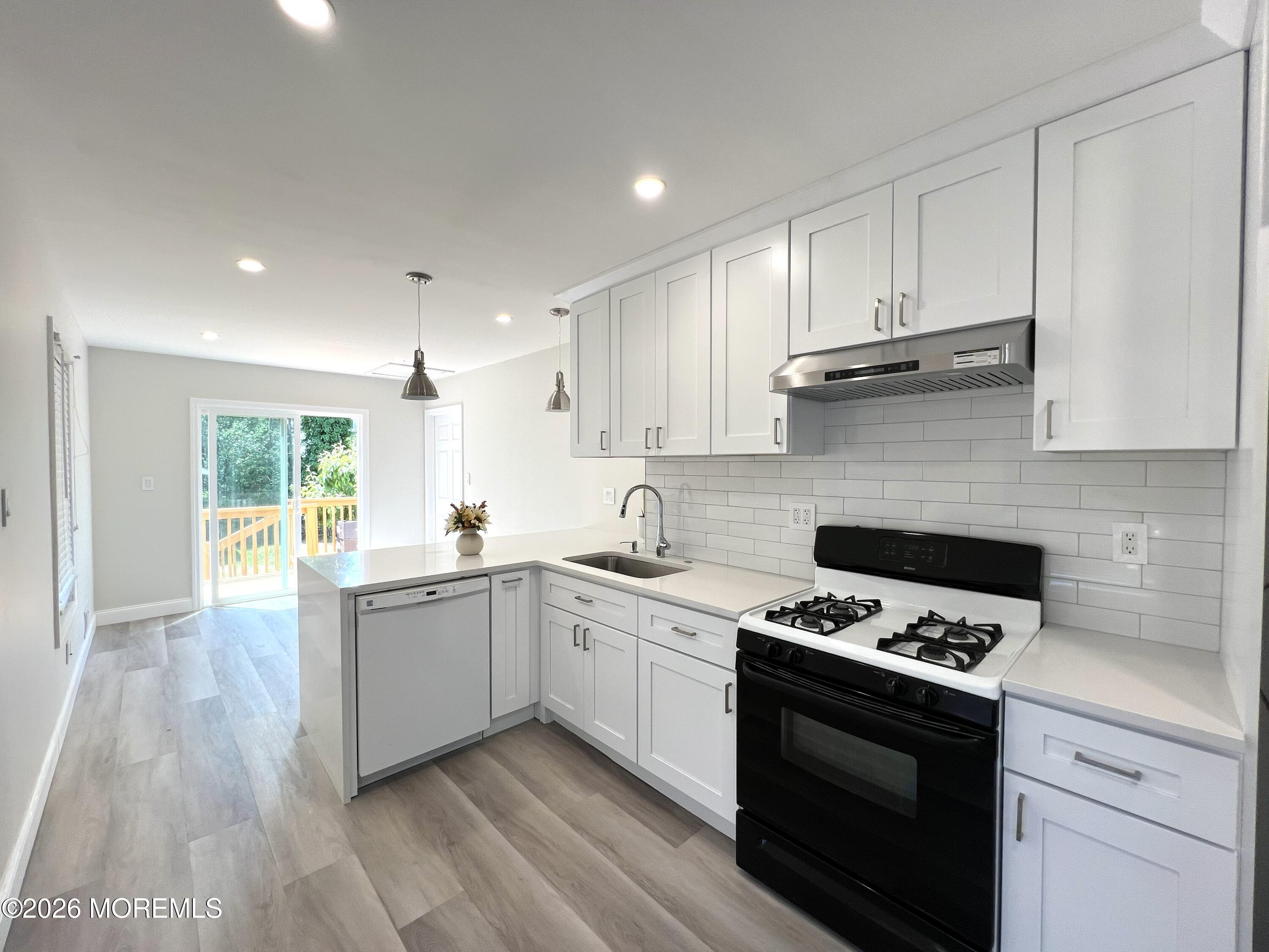 32 Washington Street Rumson, NJ 07760 - Photo 1 of 16 IMG_6873
