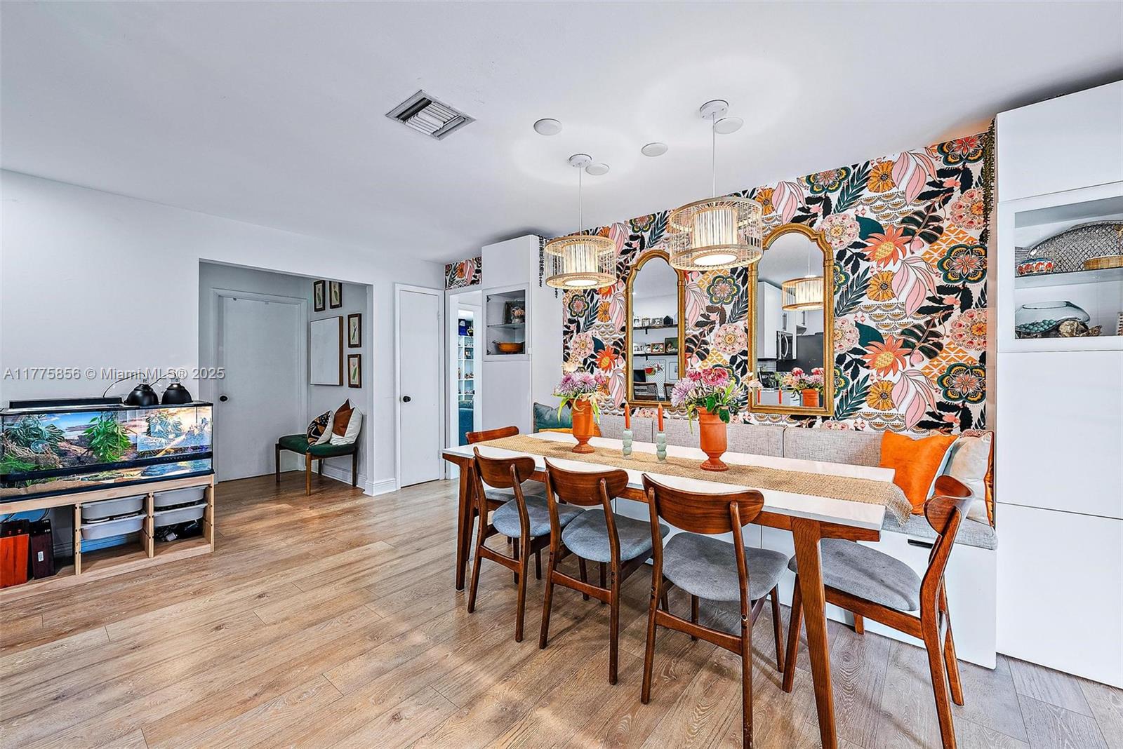 226 Norfolk Road Jupiter, FL 33469 - Photo 12 of 33 Dining Area