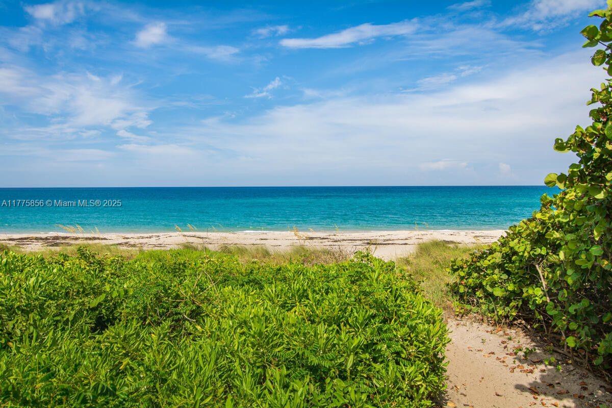 226 Norfolk Road Jupiter, FL 33469 - Photo 33 of 33 Beach Entrance