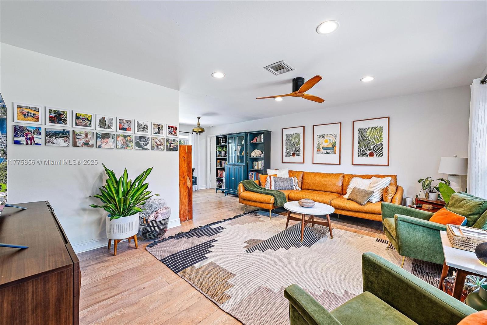 226 Norfolk Road Jupiter, FL 33469 - Photo 6 of 33 Living Area