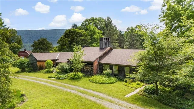 $899,000 | 92 Coventry Lane, Manchester, VT 05255
