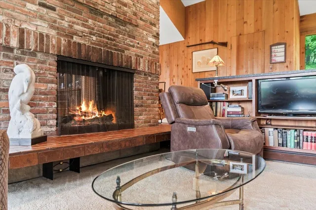 $899,000 | 92 Coventry Lane, Manchester, VT 05255