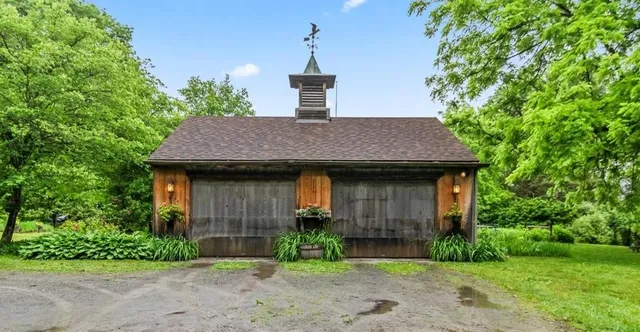 $899,000 | 92 Coventry Lane, Manchester, VT 05255