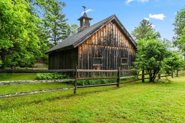 $899,000 | 92 Coventry Lane, Manchester, VT 05255