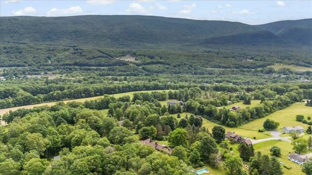 $899,000 | 92 Coventry Lane, Manchester, VT 05255