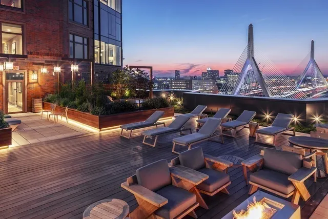$2,350,000 | 100 Lovejoy Wharf, Unit 11D, Boston, MA 02114