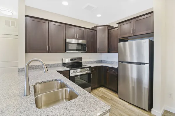 $1,799 | 280 Salmon Brook Street, Unit 2112, Granby, CT 06035
