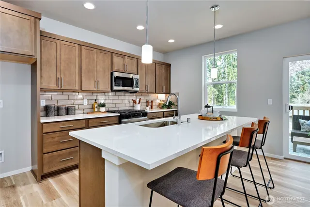 $580,950 | 344 Northeast Shadowhawk Lane, Bremerton, WA 98311