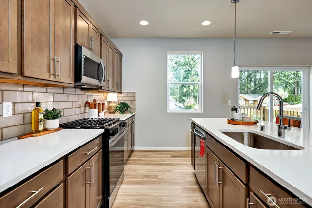 $580,950 | 344 Northeast Shadowhawk Lane, Bremerton, WA 98311