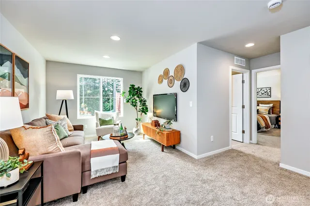 $580,950 | 344 Northeast Shadowhawk Lane, Bremerton, WA 98311