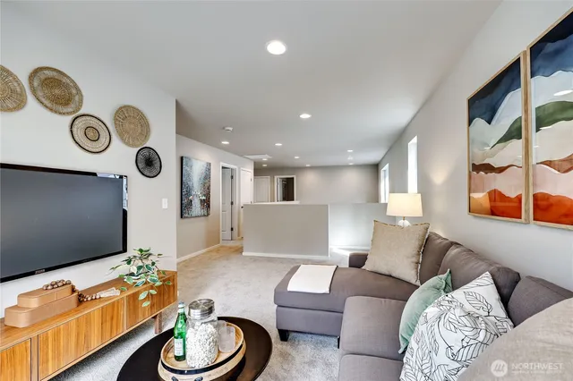 $580,950 | 344 Northeast Shadowhawk Lane, Bremerton, WA 98311