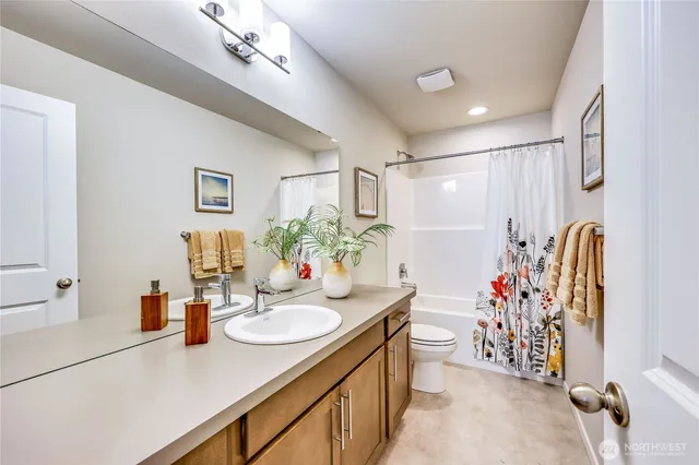 $580,950 | 344 Northeast Shadowhawk Lane, Bremerton, WA 98311