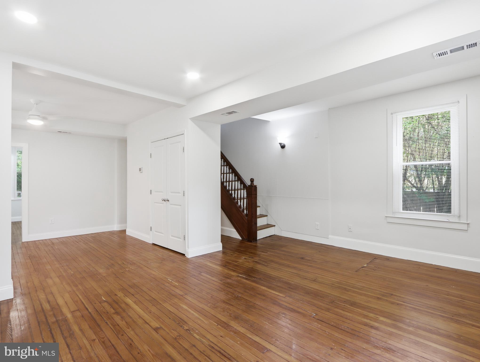 6008 Clearspring Road Baltimore, MD 21212 - Photo 20 of 63 Forma living room