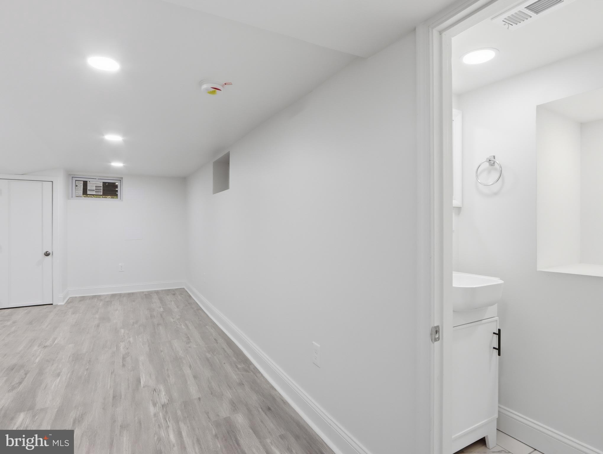6008 Clearspring Road Baltimore, MD 21212 - Photo 34 of 63 Lower level entrance to powder room
