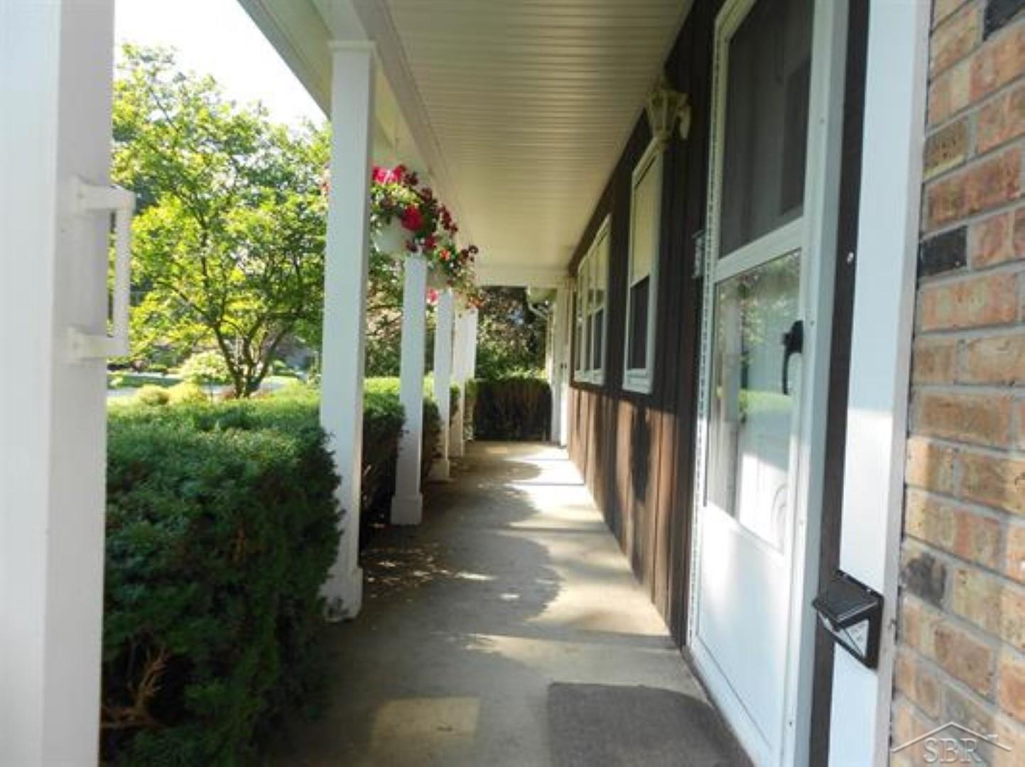 4906 West Bis Road Midland, MI 48642 - Photo 2 of 23 50115625-1.JPG