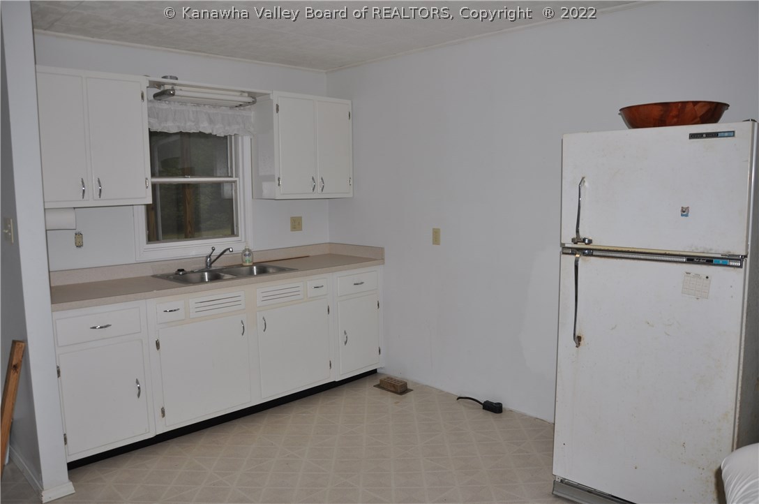 158 Phico Road Chapmanville, WV 25508 - Photo 14 of 30 Gallery Image 14
