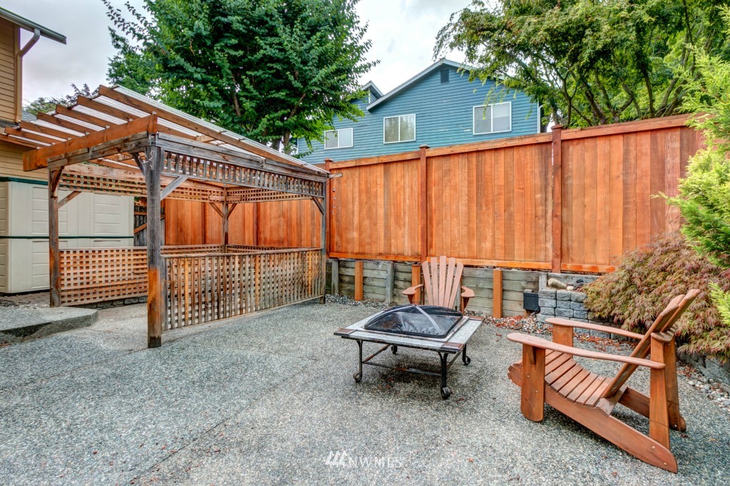 2426 182nd Place Southeast Bothell, WA 98012 - Photo 4 of 25 Gallery Image 4