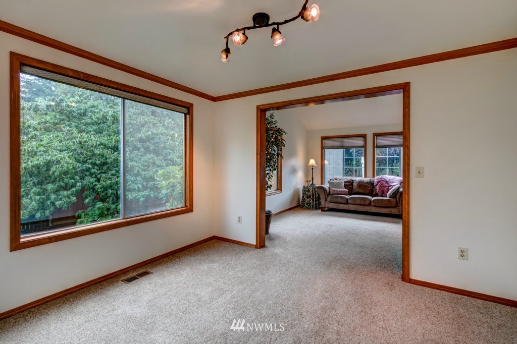 2426 182nd Place Southeast Bothell, WA 98012 - Photo 8 of 25 Gallery Image 8