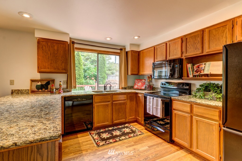2426 182nd Place Southeast Bothell, WA 98012 - Photo 9 of 25 Gallery Image 9
