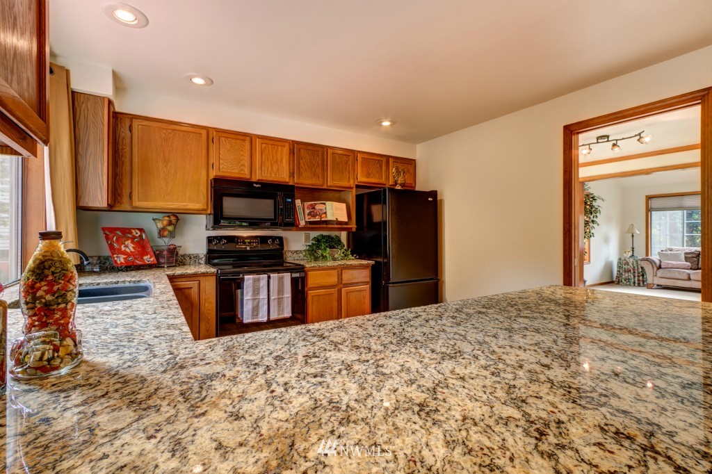 2426 182nd Place Southeast Bothell, WA 98012 - Photo 10 of 25 Gallery Image 10